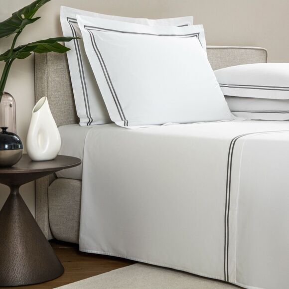 Frette 4PC Hotel Classic Bianco C/Bourdon Queen Sheet Set - Picture 1 of 16